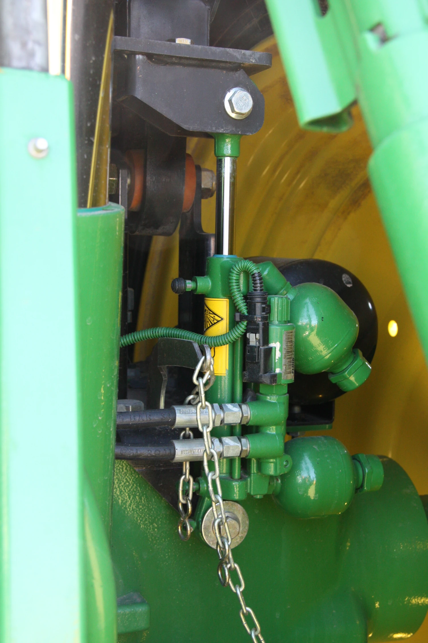 Image John Deere cab suspension IMG 9139.JPG Tractor