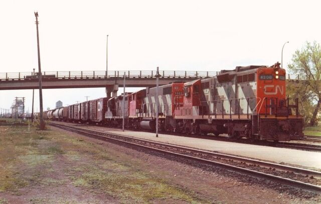 File:1980's CN Train.jpg