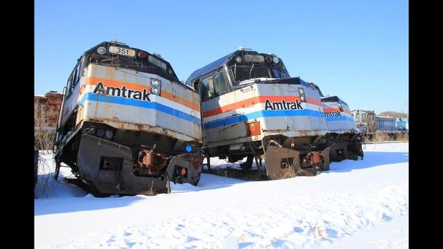 File:Scrap F40 Cabs.jpg