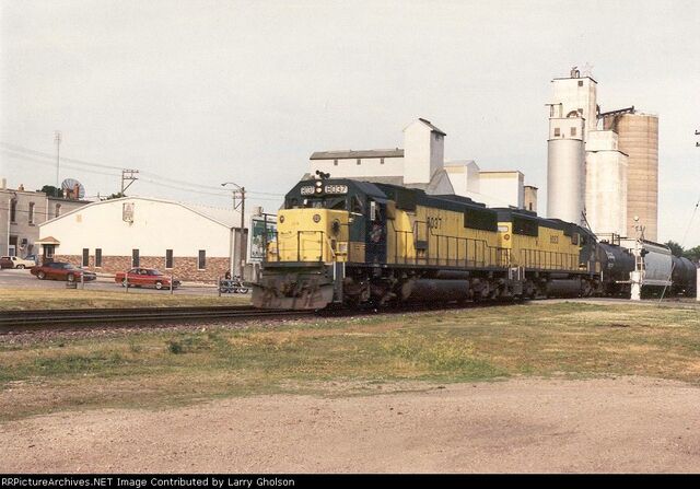 File:CNW 8037.jpg