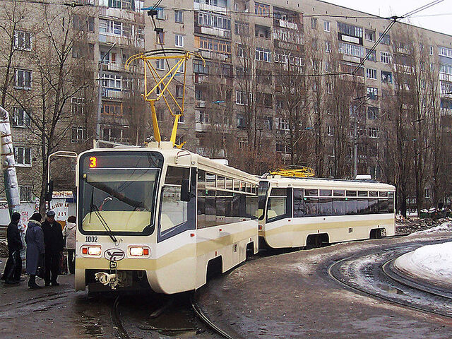 File:Saratov trams 1002 1004.jpg