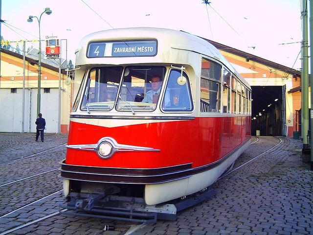 Súbor:800px-T2 praha3.jpg