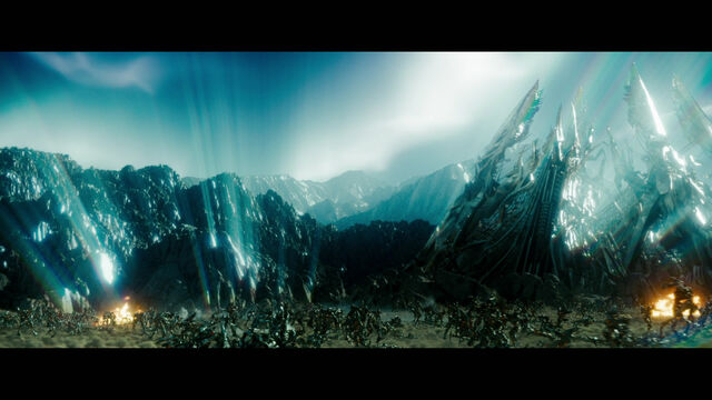 File:Rotf-sevenprimes-film-sc2052.jpg