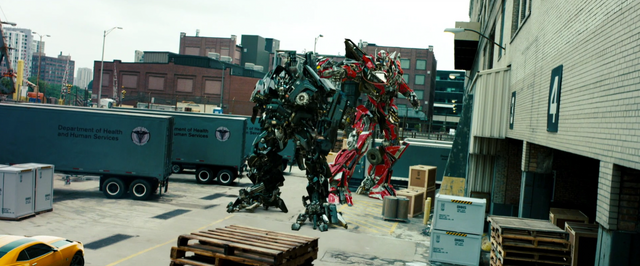 Bestand:Sentinelk Prime verraadt de Autobots.png