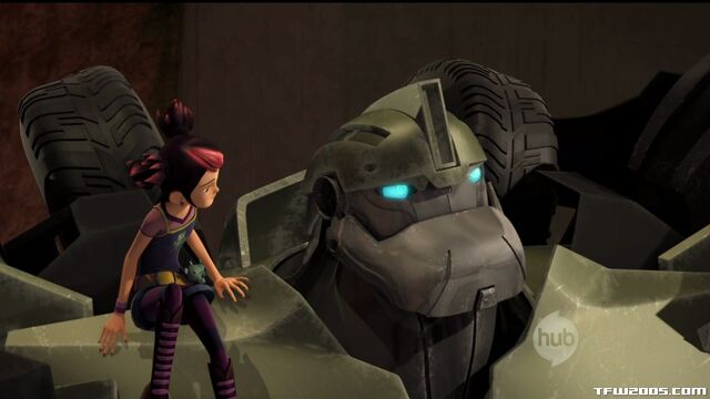 File:Prime-bulkhead&miko-s01e**-2.jpg