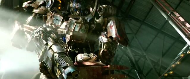 File:Transformers AOE 1726.jpg