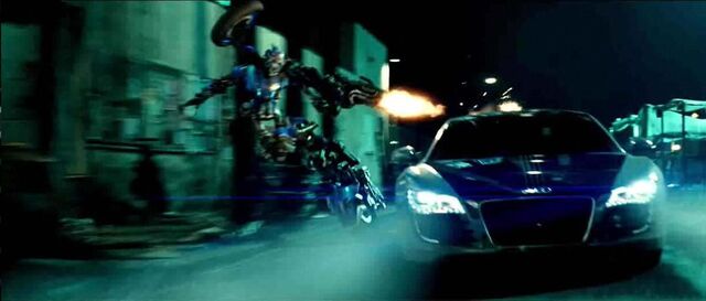 File:Rotf-arcee&sideways-film-chase2.jpg