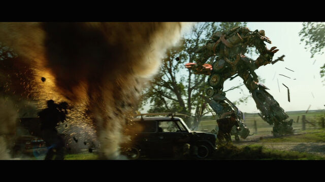 File:Transformers-4-age-of-extinction-movie-screenshot-rusty-optimus-prime.jpg