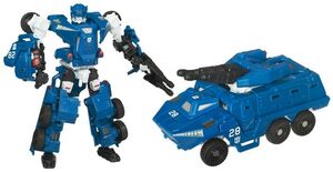 Tf(2010)-breacher-toy-scout