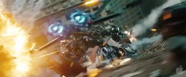 File:Dotm-optimusprime-film-streetbattle-14.jpg