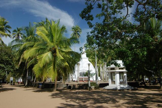 File:Mihintale temple2.jpg