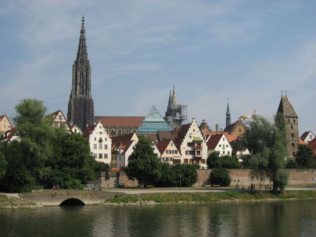 File:Ulm Donauschwabenufer1.jpg