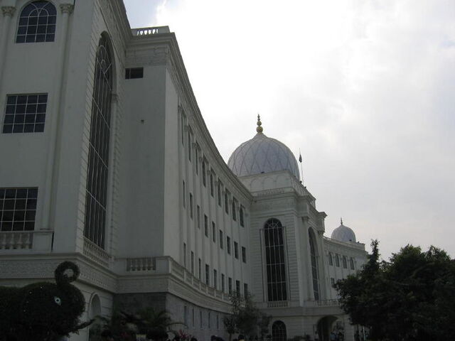 File:800px-Salarjungmuseum.jpg