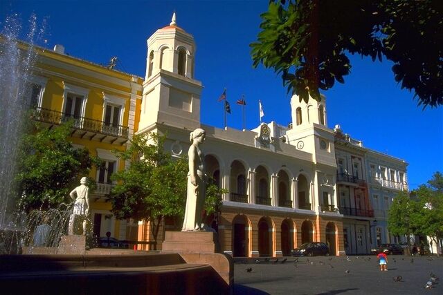 File:Plaza de Armas.jpg