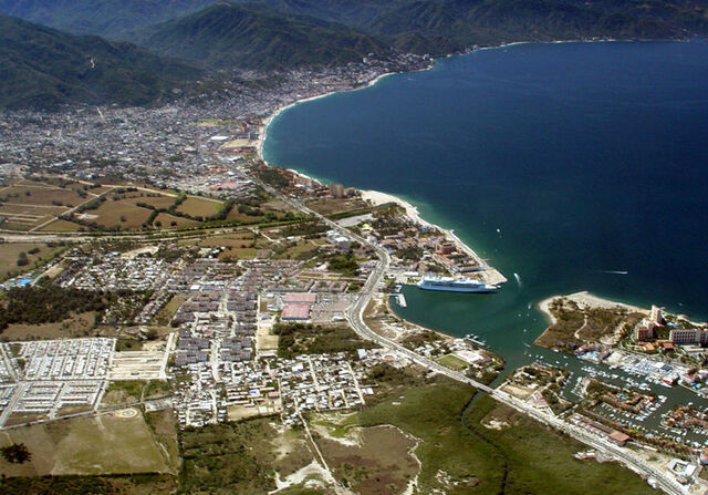 File:PuertoVallarta.jpg