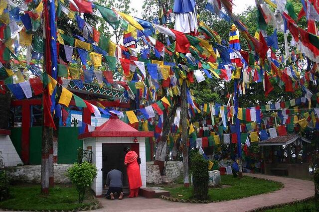 File:Darjeeling Buddhist Flags.jpg