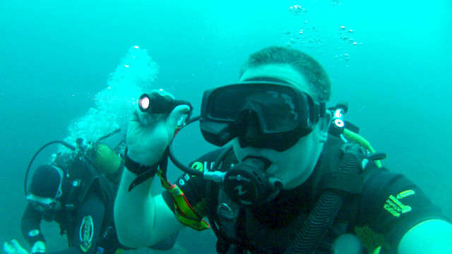 File:Scuba-mb.jpg