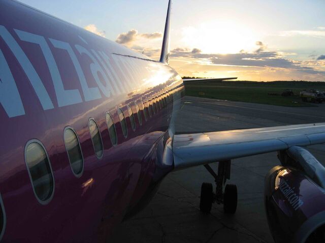 File:Wizzair.jpg
