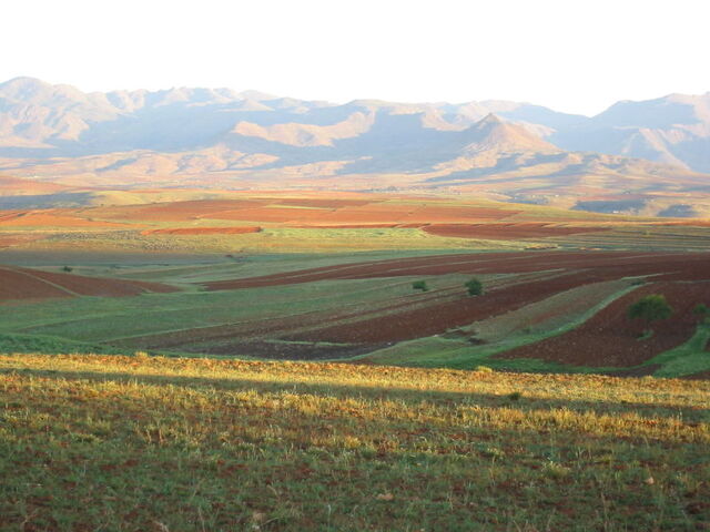 File:800px-Landscape in the Mountain Kingdom.jpg