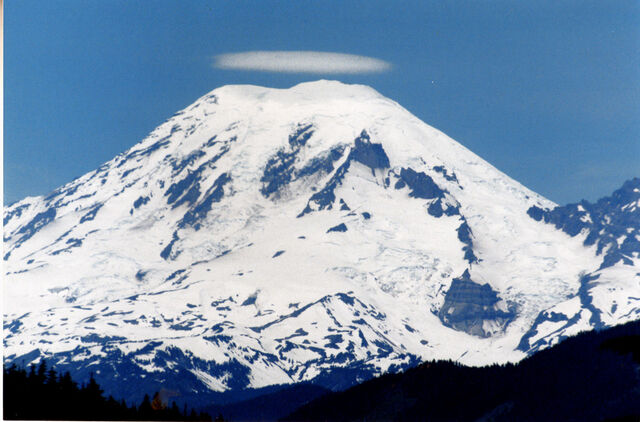 File:Mount Rainier 2.jpg