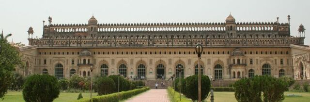 File:800px-Bara-imambara.jpg