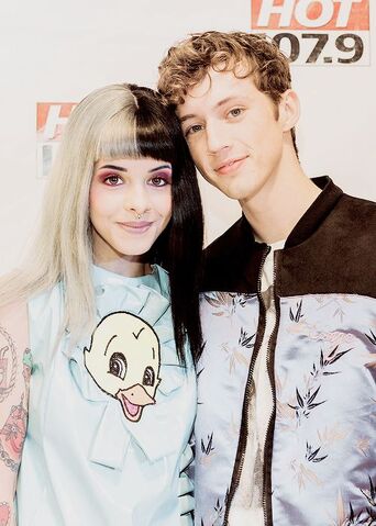 File:MelAndTroye.jpeg