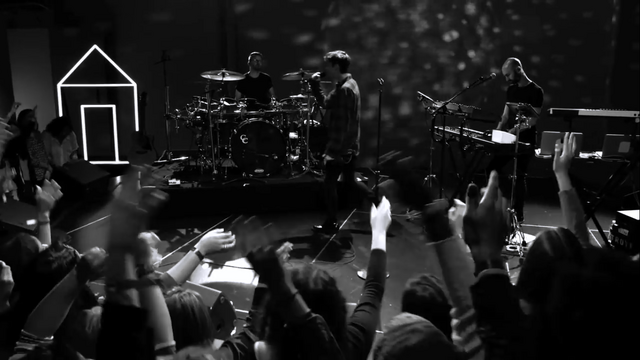 File:TALK ME DOWN - Vevo Lift (68).png