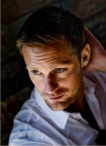 File:Alexander-Skarsg-rd-alexander-skarsgard-7963313-399-549.jpg
