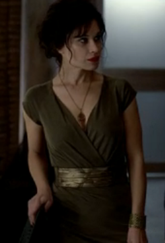 File:Salome'sGreenVelvetDress.png
