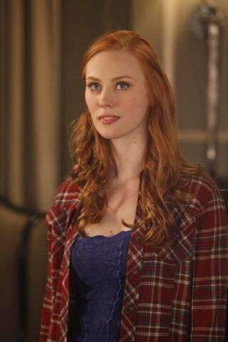 File:True-Blood-Season-4-Episode-3-4-550x825.jpg