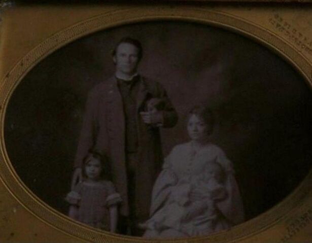 Archivo:Mrs.Compton.jpg
