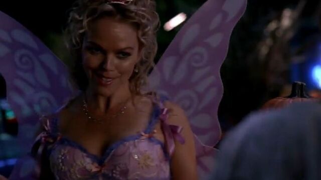 File:Holly-Halloween.jpeg