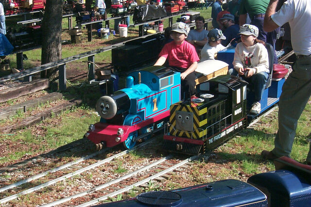 File:ThomasAndMavisAtCCLS2000SpringMeet.jpg