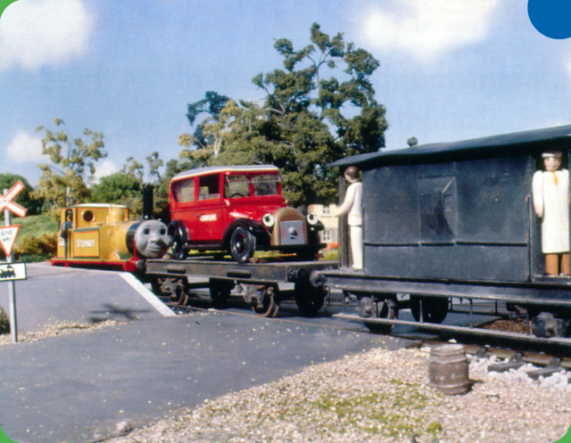 File:TrainStopsPlay87.png