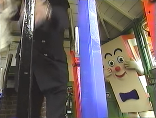 File:HelloThomasandJames47.png