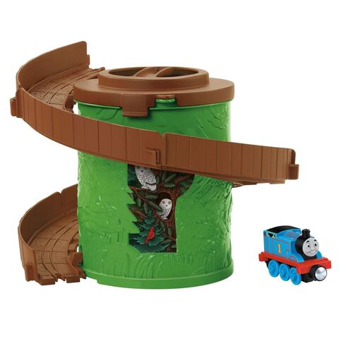 File:Take-n-PlaySpiralTowerTrackswithThomas.jpg