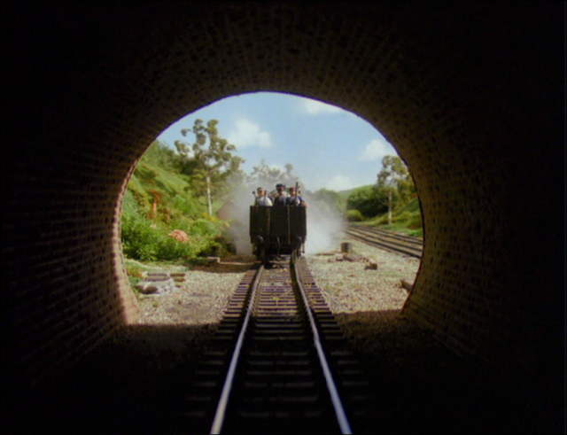 File:HenryandtheElephant32.png