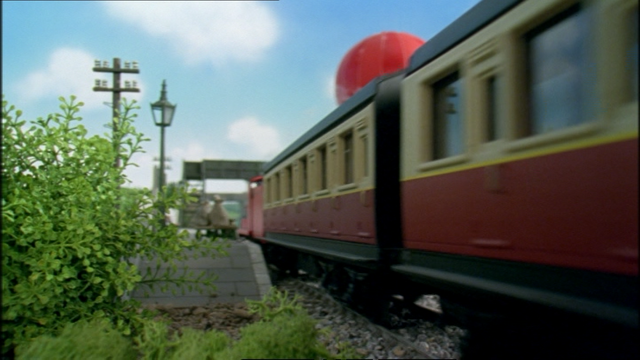 File:JamesandtheRedBalloon15.png