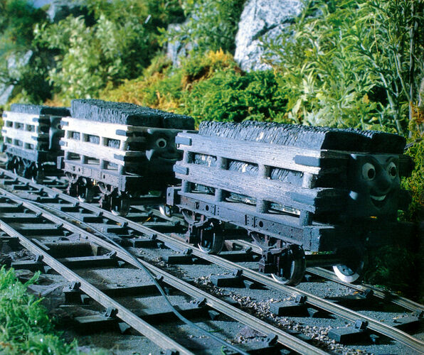 File:Trucks68.jpg
