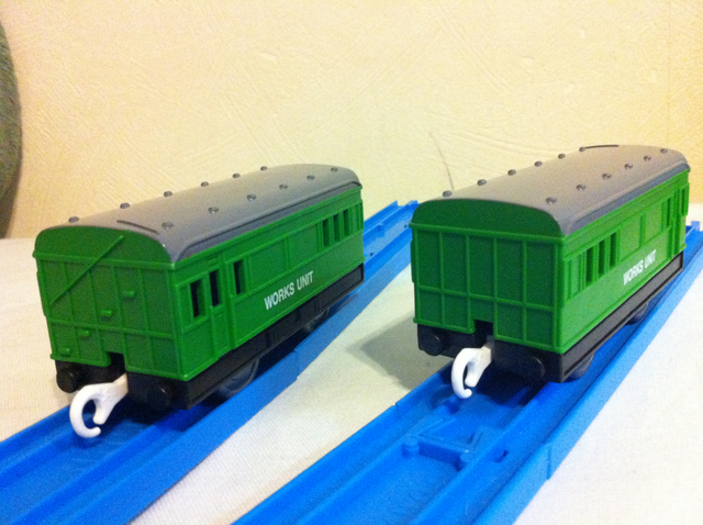 File:PlarailWorksUnitCoaches.png