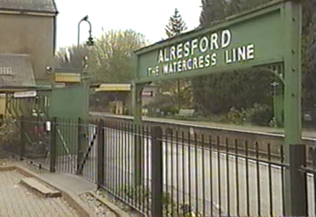 File:HelloThomasandJames30.png