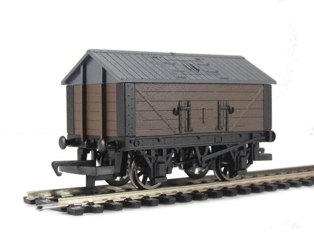 File:HornbyBrownSaltVan.jpg
