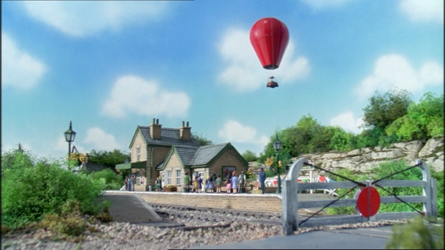 File:JamesandtheRedBalloon24.png