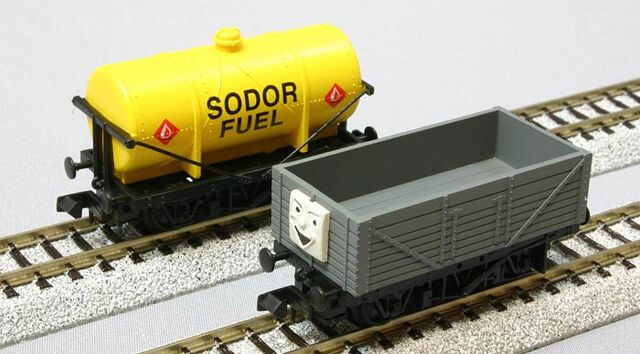 File:TomixSodorFuelAndTruck.jpg