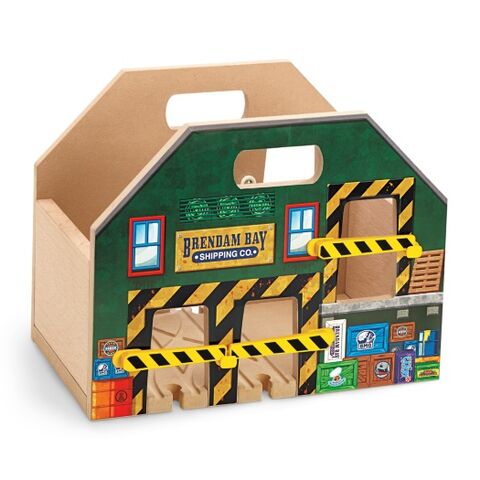 File:WoodenRailwaySodorShippingCompanyCarryCase.jpg