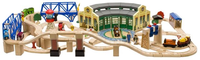 File:WoodenRailwayRoundhouseSet.jpg