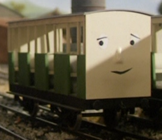 File:Greennarrowgaugecoaches2.png