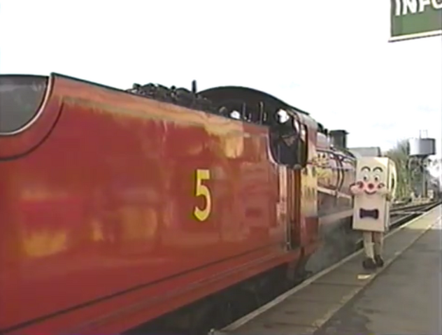File:HelloThomasandJames82.png
