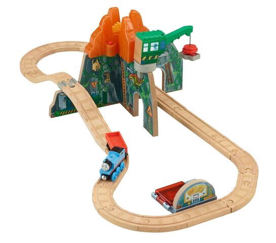 File:WoodenRailwayVolcanoParkDeluxeSet.jpg