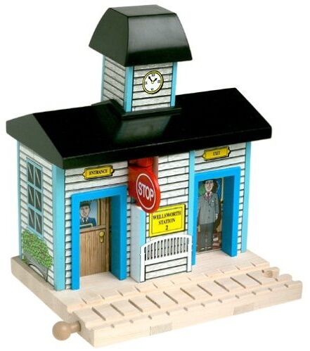 File:WoodenWellsworthStation.jpg